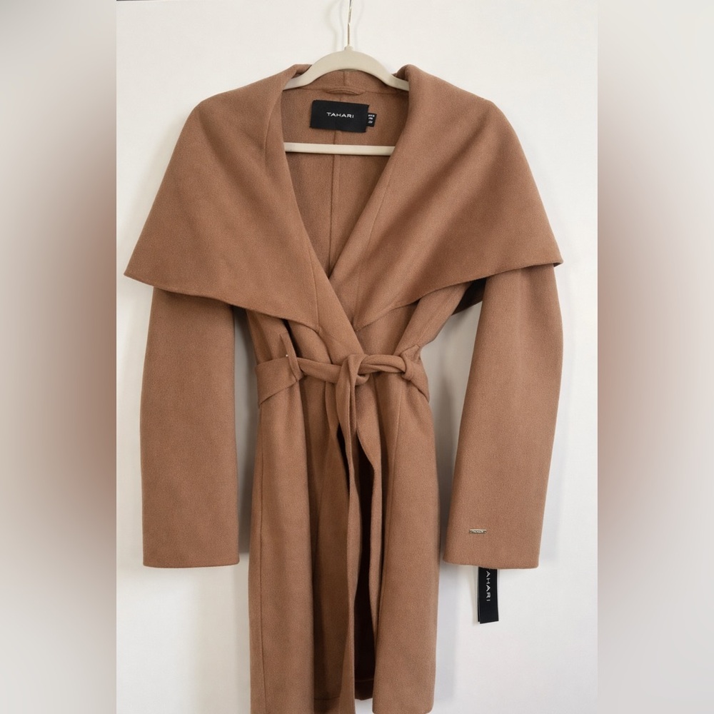 Ladies Camel Wrap Coat Tahari NWT Sz small